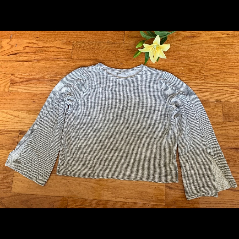 Zara top long sleeves with slit on sleeves